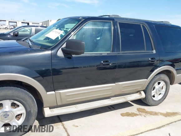 2004 Ford Expedition Eddie Bauer with VIN 1FMPU17L64LB37520, listed as a IAAI auction lot 41772378 with 305,126 mi miles. Bid and sale history available at carsss.com. Image 15.