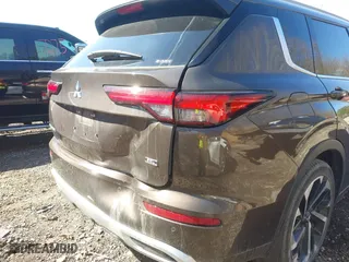 2022 Mitsubishi Outlander SEL with VIN JA4J4VA80NZ070086, listed as a IAAI auction lot 41859066 with 35,982 mi miles. Bid and sale history available at carsss.com. Image 6.