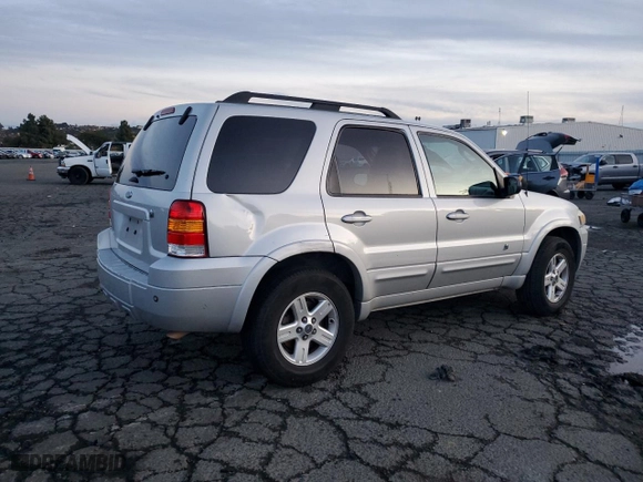 2007 Ford Escape Hybrid with VIN 1FMCU59H87KA41249, listed as a Copart auction lot 82440384 with 335,535 mi miles and Salvage Title. Bid and sale history available at carsss.com. Image 3.