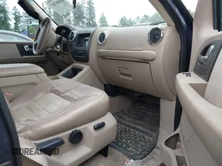 2005 Ford Expedition Eddie Bauer с VIN 1FMFU18585LA02679, выставлен на аукционе IAAI как лот 42699387 с пробегом 253 298 миль миль и . История ставок и продаж доступна на DreamBid. Изображение 5.