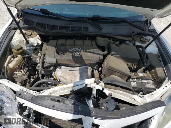 2010 Toyota Camry z VIN 4T1BF3EK1AU516554, wystawiony jako Copart lot #57699885 z przebiegiem 170 135 mil mil oraz Szkoda całkowita • Salvage title. Historia ofert i sprzedaży dostępna na DreamBid. Obrazek 11.