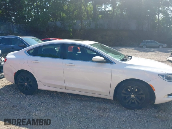 2015 Chrysler 200 Limited с VIN 1C3CCCAB2FN707428, выставлен на аукционе IAAI как лот 42633579 с пробегом 138 291 миль миль и . История ставок и продаж доступна на DreamBid. Изображение 13.