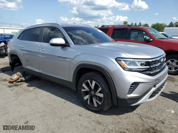 2020 Volkswagen Atlas Cross Sport 2.0T SE with VIN 1V24C2CA0LC207756, listed as a Copart auction lot 62034893 with 33,299 mi miles. Bid and sale history available at carsss.com. Image 4.