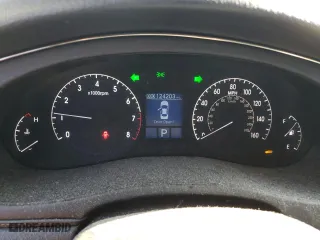 2010 Hyundai Genesis with VIN KMHGC4DF5AU075116, listed as a Copart auction lot 88709655 with 124,203 mi miles and Non Repairable. Bid and sale history available at carsss.com. Image 9.