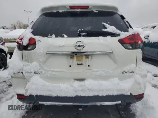 2018 Nissan Rogue SV z VIN JN8AT2MV2JW346549, wystawiony jako Copart lot #82572574 z przebiegiem 66 193 mil mil oraz Szkoda całkowita • Salvage title. Historia ofert i sprzedaży dostępna na DreamBid. Obrazek 6.