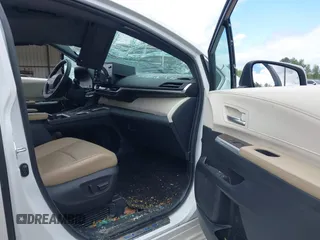 2023 Toyota Sienna XLE с VIN 5TDYRKECXPS153791, выставлен на аукционе IAAI как лот 41971776 с пробегом 27 629 миль миль и . История ставок и продаж доступна на DreamBid. Изображение 5.