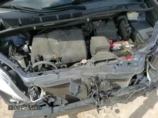 2020 Toyota Sienna XLE z VIN 5TDYZ3DC5LS050005, wystawiony jako Copart lot #83937775 z przebiegiem 135 318 mil mil oraz Szkoda całkowita • Salvage title. Historia ofert i sprzedaży dostępna na DreamBid. Obrazek 17.