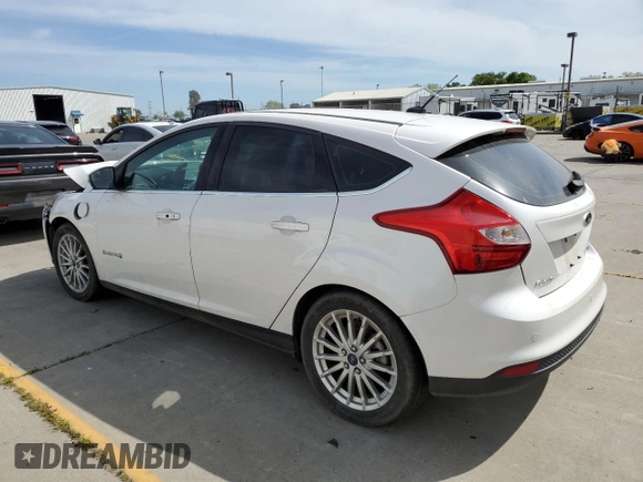 2013 Ford Focus Electric z VIN 1FADP3R47DL353527, wystawiony jako Copart lot #51184724 z przebiegiem 57 020 mil mil oraz Szkody całkowita. Historia ofert i sprzedaży dostępna na DreamBid. Obrazek 2.