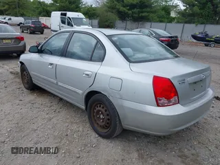 2004 Hyundai Elantra GLS z VIN KMHDN46D14U790939, wystawiony jako IAAI lot #42194909 z przebiegiem 108 180 mil mil oraz . Historia ofert i sprzedaży dostępna na DreamBid. Obrazek 3.