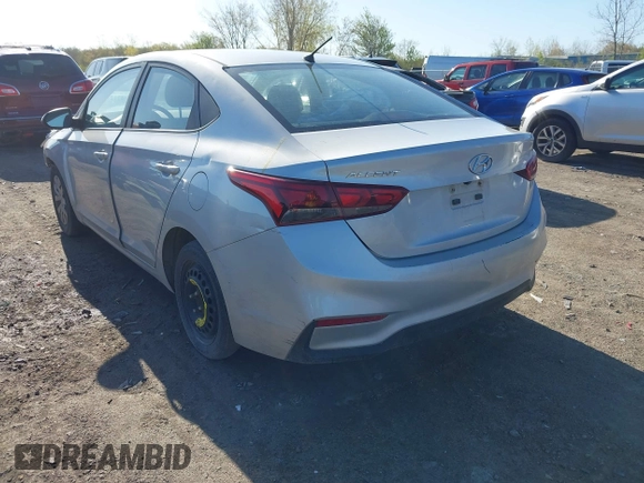 2018 Hyundai Accent SE with VIN 3KPC24A3XJE009062, listed as a IAAI auction lot 42127408 with 101,724 mi miles and . Bid and sale history available at carsss.com. Image 3.