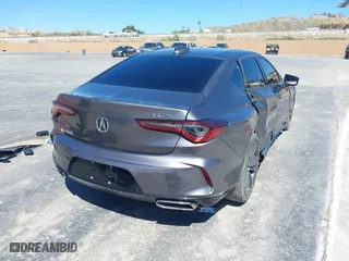 2022 Acura TLX w/A-Spec Package with VIN 19UUB5F52NA003934, listed as a IAAI auction lot 41817694 with 38,273 mi miles. Bid and sale history available at carsss.com. Image 4.