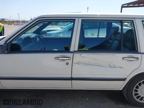 1993 Volvo 960 с VIN YV1KW9517P0010929, выставлен на аукционе IAAI как лот 42159784 с пробегом 246 735 миль миль и . История ставок и продаж доступна на DreamBid. Изображение 14.