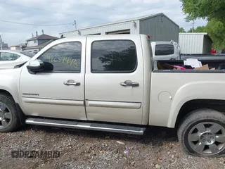 2011 GMC Sierra 1500 SLT with VIN 3GTP2WE39BG220217, listed as a IAAI auction lot 42234448 with 278,962 mi miles and . Bid and sale history available at DreamBid. Image 14.