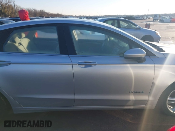 2018 Ford Fusion Hybrid SE with VIN 3FA6P0LU9JR162611, listed as a IAAI auction lot 41760137 with 62,658 mi miles. Bid and sale history available at carsss.com. Image 13.