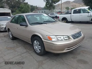 2000 Toyota Camry CE z VIN 4T1BG22K6YU620043, wystawiony jako IAAI lot #42425130 z przebiegiem 157 080 mil mil oraz . Historia ofert i sprzedaży dostępna na DreamBid. Obrazek 1.