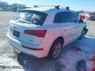 2020 Audi Q5 Premium with VIN WA1ANAFY4L2063453, listed as a IAAI auction lot 41334895 with 97,274 mi miles. Bid and sale history available at carsss.com. Image 4.