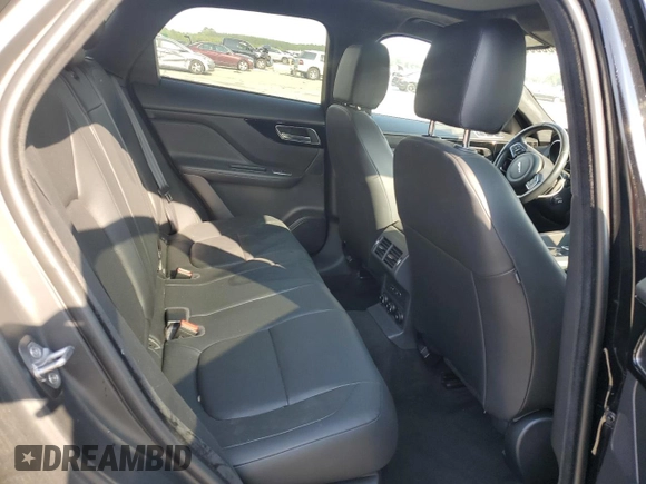 2019 Jaguar F-Pace 25t Premium with VIN SADCJ2FX7KA364427, listed as a Copart auction lot 60500645 with 80,681 mi miles and Salvage title. Bid and sale history available at DreamBid. Image 10.