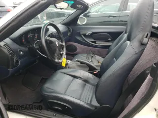 2001 Porsche Boxster z VIN WP0CA29821U622592, wystawiony jako Copart lot #56050735 z przebiegiem Nie podano mil oraz Szkoda całkowita • Salvage title. Historia ofert i sprzedaży dostępna na DreamBid. Obrazek 7.