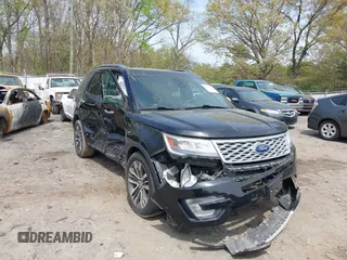 2017 Ford Explorer Platinum z VIN 1FM5K8HT6HGD80179, wystawiony jako IAAI lot #41919227 z przebiegiem 60 000 mil mil oraz . Historia ofert i sprzedaży dostępna na DreamBid. Obrazek 1.