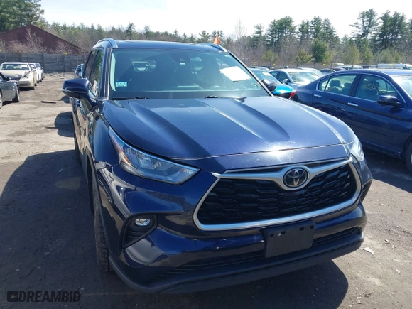 2020 Toyota Highlander XLE with VIN 5TDGZRBH0LS003381, listed as a IAAI auction lot 41953485 with 97,057 mi miles. Bid and sale history available at carsss.com. Image 12.