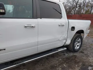 2020 Ram 1500 Big Horn z VIN 1C6RRFFG5LN284440, wystawiony jako IAAI lot #40975635 z przebiegiem 105 400 mil mil oraz . Historia ofert i sprzedaży dostępna na DreamBid. Obrazek 18.