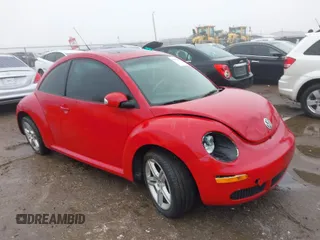 2006 Volkswagen New Beetle Coupe with VIN 3VWRW31C46M409251, listed as a IAAI auction lot 41413298 with 129,972 mi miles. Bid and sale history available at carsss.com. Image 1.