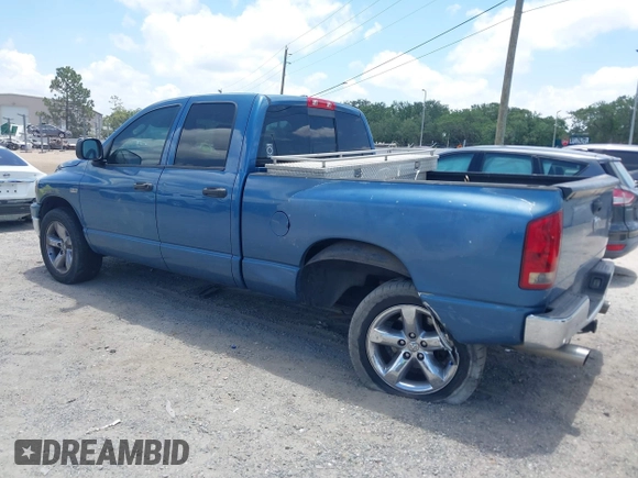 2006 Dodge 1500 SLT z VIN 1D7HA18226S627992, wystawiony jako IAAI lot #42300626 z przebiegiem 201 822 mil mil oraz . Historia ofert i sprzedaży dostępna na DreamBid. Obrazek 3.
