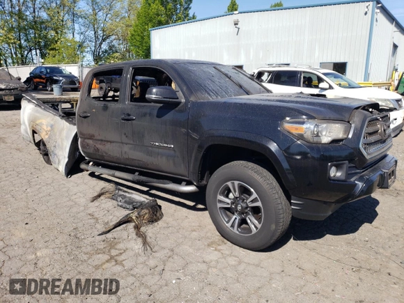 2017 Toyota Tacoma SR5 z VIN 3TMDZ5BN3HM033290, wystawiony jako Copart lot #55990995 z przebiegiem Nie podano mil oraz Szkoda całkowita • Salvage title. Historia ofert i sprzedaży dostępna na DreamBid. Obrazek 4.