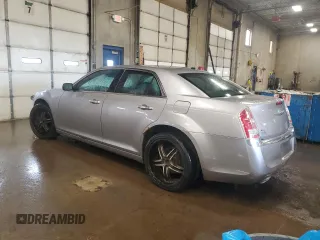 2014 Chrysler 300 C z VIN 2C3CCAKG2EH105831, wystawiony jako Copart lot #57361555 z przebiegiem 149 374 mil mil oraz Czysty tytuł • Clean title. Historia ofert i sprzedaży dostępna na DreamBid. Obrazek 2.
