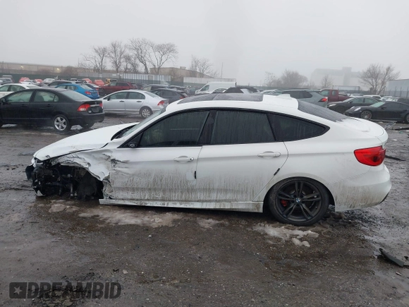 2017 BMW 3 Series z VIN WBA8Y3C32HG451028, wystawiony jako IAAI lot #41552648 z przebiegiem Nie podano mil oraz . Historia ofert i sprzedaży dostępna na DreamBid. Obrazek 14.