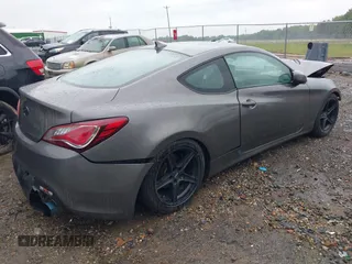 2013 Hyundai Genesis Coupe Premium z VIN KMHHT6KD5DU095906, wystawiony jako IAAI lot #42230462 z przebiegiem 118 279 mil mil oraz . Historia ofert i sprzedaży dostępna na DreamBid. Obrazek 4.