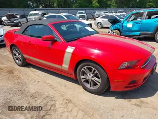 2014 Ford Mustang V6 with VIN 1ZVBP8EM1E5224836, listed as a IAAI auction lot 41983056 with 121,092 mi miles and . Bid and sale history available at DreamBid. Image 1.