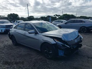 2022 Hyundai Elantra SEL with VIN 5NPLM4AG4NH057669, listed as a IAAI auction lot 41650329 with 14,763 mi miles and . Bid and sale history available at carsss.com. Image 1.