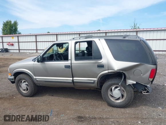1998 Chevrolet Blazer LS с VIN 1GNDT13W2W2177149, выставлен на аукционе IAAI как лот 42422025 с пробегом 210 833 миль миль и . История ставок и продаж доступна на DreamBid. Изображение 14.