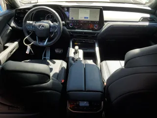 2024 Lexus TX 500h F Sport Premium z VIN 5TDABAB65RS001273, wystawiony jako Copart lot #56386815 z przebiegiem 9920 mil mil oraz Nie do naprawy. Historia ofert i sprzedaży dostępna na DreamBid. Obrazek 8.