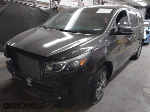 2017 Kia Sedona LX with VIN KNDMB5C17H6248168, listed as a IAAI auction lot 41881875 with 213,977 mi miles. Bid and sale history available at carsss.com. Image 2.