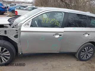 2020 Mitsubishi Outlander ES z VIN JA4AZ3A32LZ026792, wystawiony jako IAAI lot #41907596 z przebiegiem 145 638 mil mil oraz . Historia ofert i sprzedaży dostępna na DreamBid. Obrazek 14.