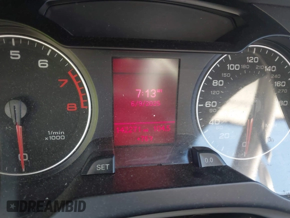 2009 Audi A4 Premium z VIN WAUVF78K49A177500, wystawiony jako IAAI lot #42466678 z przebiegiem 142 271 mil mil oraz . Historia ofert i sprzedaży dostępna na DreamBid. Obrazek 7.