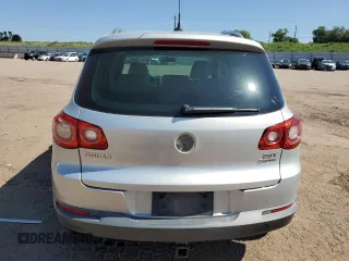 2010 Volkswagen Tiguan S с VIN WVGBV7AXXAW520599, выставлен на аукционе Copart как лот 62006315 с пробегом 143 877 миль миль и Чистый • Clean title. История ставок и продаж доступна на DreamBid. Изображение 6.