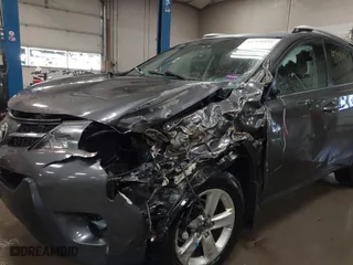2014 Toyota RAV4 XLE with VIN 2T3RFREV0EW185541, listed as a IAAI auction lot 41708031 with 96,157 mi miles. Bid and sale history available at carsss.com. Image 6.