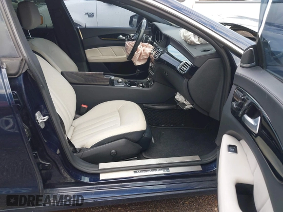 2014 Mercedes-Benz CLS 550 с VIN WDDLJ7DB2EA103961, выставлен на аукционе IAAI как лот 42249018 с пробегом 90 567 миль миль и . История ставок и продаж доступна на DreamBid. Изображение 5.