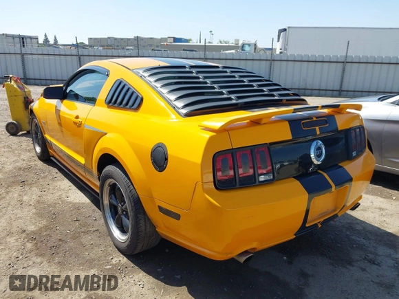 2007 Ford Mustang GT Deluxe with VIN 1ZVFT82H375255531, listed as a IAAI auction lot 42159077 with 158,223 mi miles. Bid and sale history available at carsss.com. Image 3.