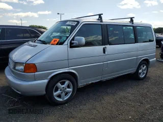 2003 Volkswagen EuroVan MV with VIN WV2MB47023H044047, listed as a Copart auction lot 71014624 with 189,485 mi miles and Clean Title. Bid and sale history available at DreamBid. Image 1.