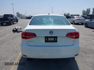 2015 Volkswagen Jetta SE with VIN 3VWD17AJ7FM356897, listed as a IAAI auction lot 42431731 with 121,184 mi miles and . Bid and sale history available at DreamBid. Image 16.