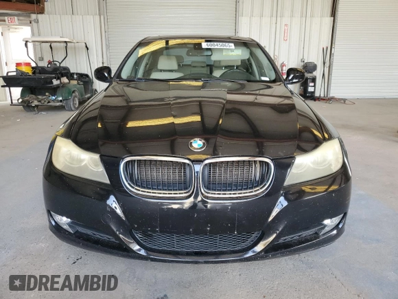2011 BMW 3 Series 328i z VIN WBAPH7C52BE850089, wystawiony jako Copart lot #60045065 z przebiegiem Nie podano mil oraz Szkoda całkowita • Salvage title. Historia ofert i sprzedaży dostępna na DreamBid. Obrazek 5.