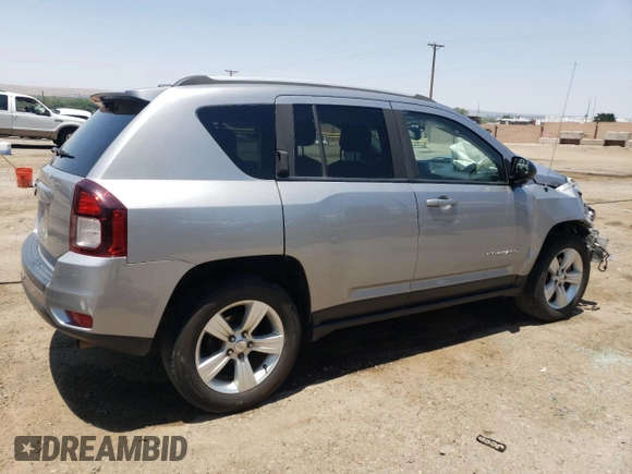2016 Jeep Compass Sport z VIN 1C4NJDBB8GD631624, wystawiony jako Copart lot #61250695 z przebiegiem 124 133 mil mil oraz Szkoda całkowita • Salvage title. Historia ofert i sprzedaży dostępna na DreamBid. Obrazek 3.