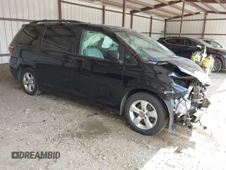 2019 Toyota Sienna LE Auto Access Seat с VIN 5TDKZ3DC4KS999467, выставлен на аукционе IAAI как лот 42640335 с пробегом 225 000 миль миль и . История ставок и продаж доступна на DreamBid. Изображение 1.