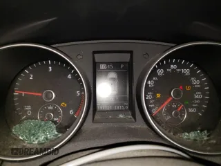 2014 Volkswagen Jetta TDI w/Sunroof & Nav с VIN 3VWPL7AJ2EM610506, выставлен на аукционе Copart как лот 41514185 с пробегом 197 121 миль миль и Списание • Salvage title. История ставок и продаж доступна на DreamBid. Изображение 9.