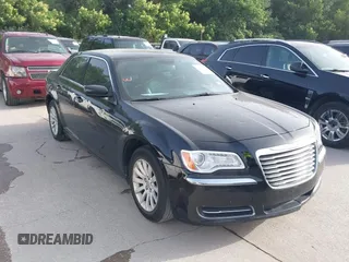 2014 Chrysler 300 z VIN 2C3CCAAG2EH341686, wystawiony jako IAAI lot #42262805 z przebiegiem 171 631 mil mil oraz . Historia ofert i sprzedaży dostępna na DreamBid. Obrazek 1.