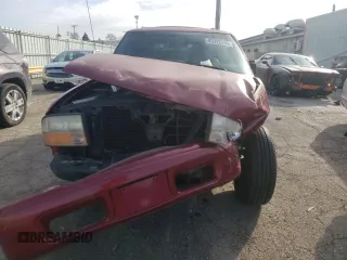 2001 GMC Jimmy SLE with VIN 1GKDT13W912185013, listed as a Copart auction lot 83922514 with 0 mi miles and Salvage Title. Bid and sale history available at carsss.com. Image 5.